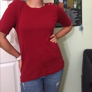 ✨red shirt with buttons✨